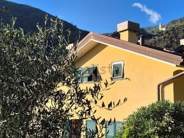 Appartamento in vendita di 110 m² in Via Sivori