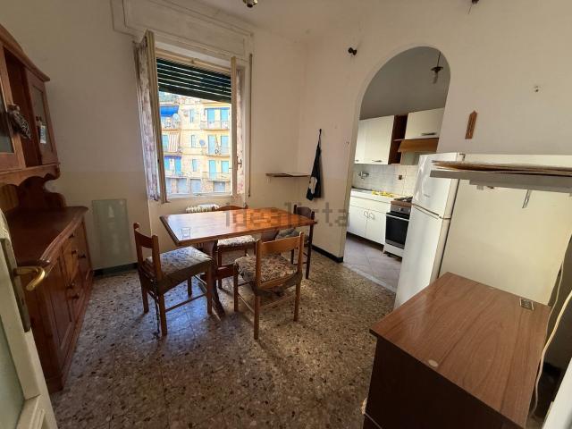 Appartamento in vendita di 110 m² in Via Pietro Isola