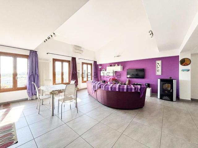 Appartamento in vendita di 110 m² in Via Provinciale Cerretese