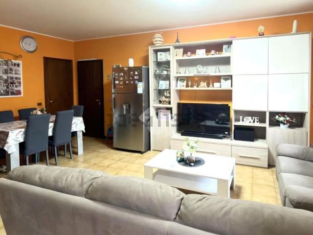 Appartamento in vendita di 110 m² in Via R. Lombardi, 24