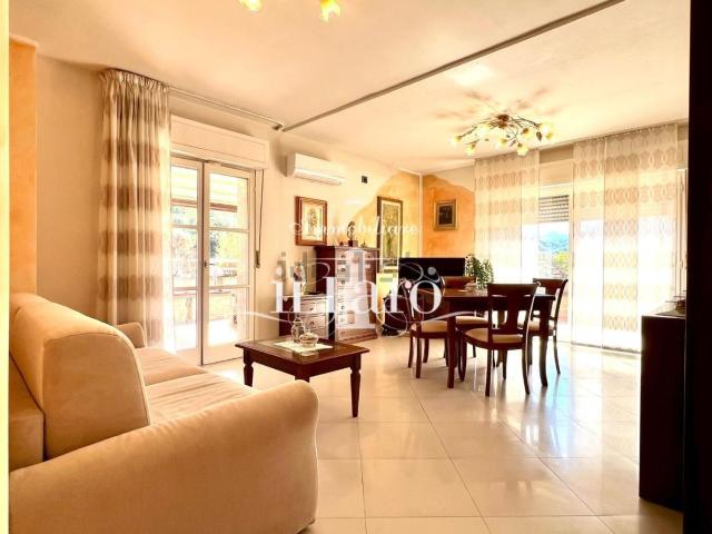 Appartamento in vendita di 110 m² in Via Resistenza, 54011