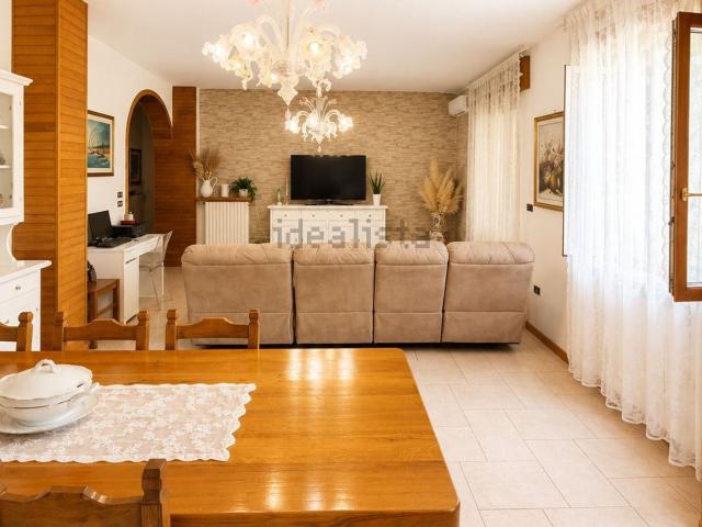 Appartamento in vendita di 110 m² in Via Tassona