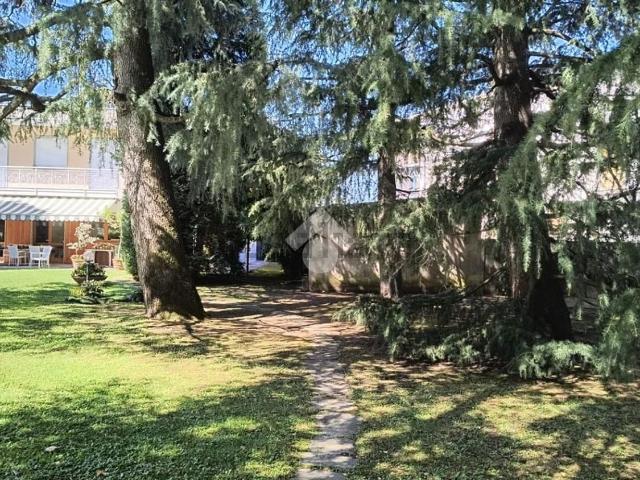 Appartamento in vendita di 220 m² in Via Tevere, 4
