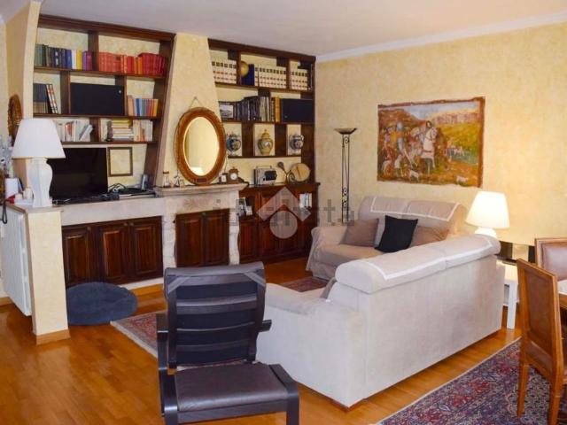Appartamento in vendita di 110 m² in Via Transimele