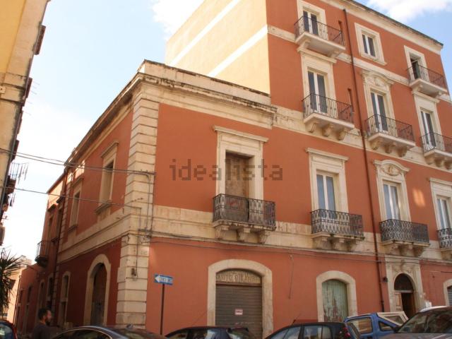 Appartamento in vendita di 110 m² in Via Tripoli