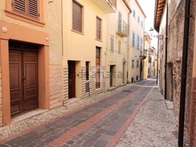Appartamento in vendita di 110 m² in Via Umberto I, 31