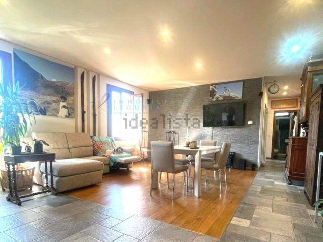 Appartamento in vendita di 110 m² in Via Umberto I