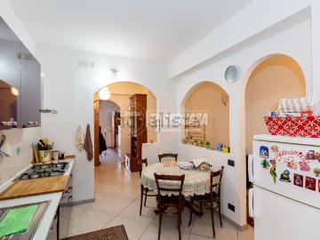 Appartamento in vendita di 110 m² in Via Ugo Foscolo, 2