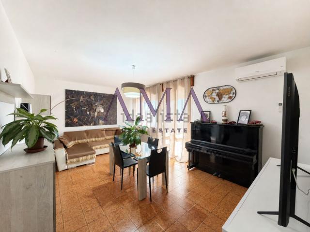 Appartamento in vendita di 110 m² in Via Valerio Flacco