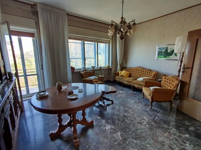 Appartamento in vendita di 110 m² in Via Vallo, 14