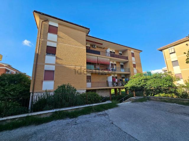 Appartamento in vendita di 110 m² in Via Varese