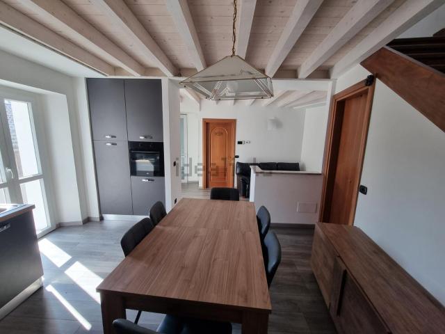 Appartamento in vendita di 110 m² in Via Verbanella, 32