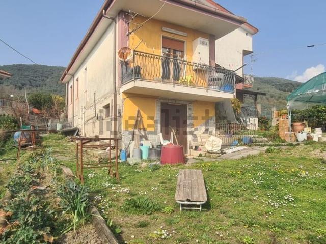 Appartamento in vendita di 110 m² in Via Vignola, 8