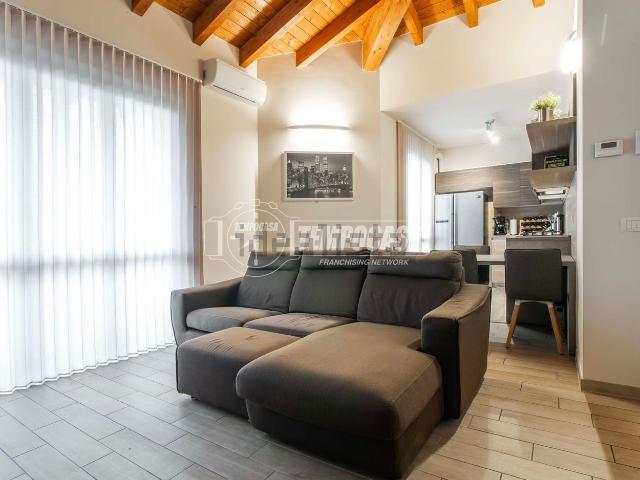 Appartamento in vendita di 110 m² in Via XXV Aprile, 14