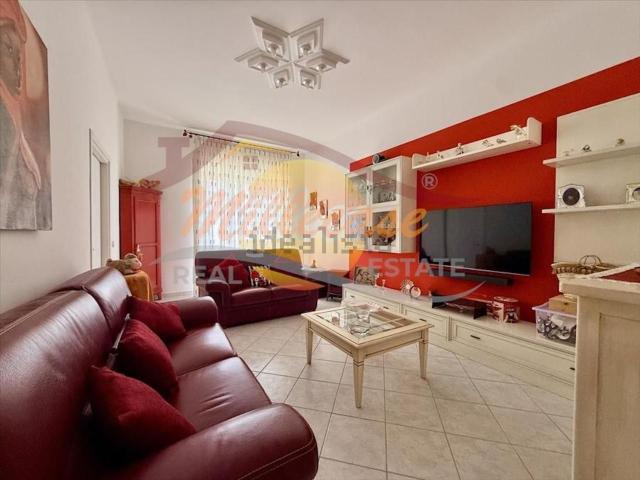 Appartamento in vendita di 110 m² in Viale Tica
