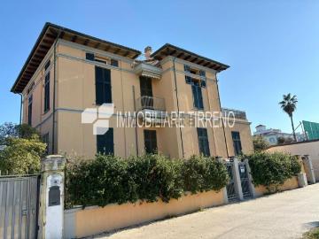 Marina di Massa, Massa-Carrara, Liguria