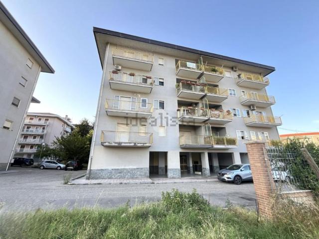 Appartamento in vendita di 110 m² in Viale Aldo Moro, 33