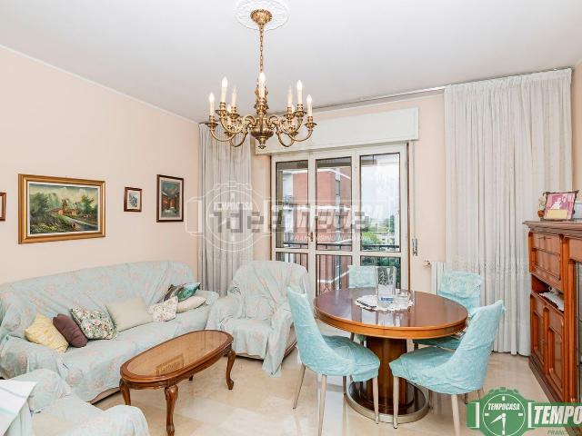 Appartamento in vendita di 110 m² in Viale Fratelli Cervi, 36