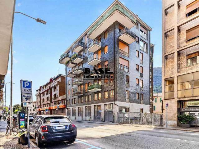 Appartamento in vendita di 110 m² in Viale Massenzio Masia, 37