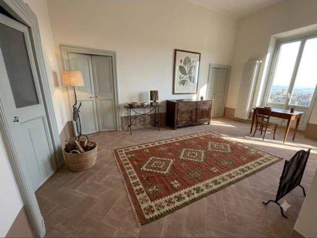 Appartamento in vendita di 110 m² in Viale Regina Margherita, 39
