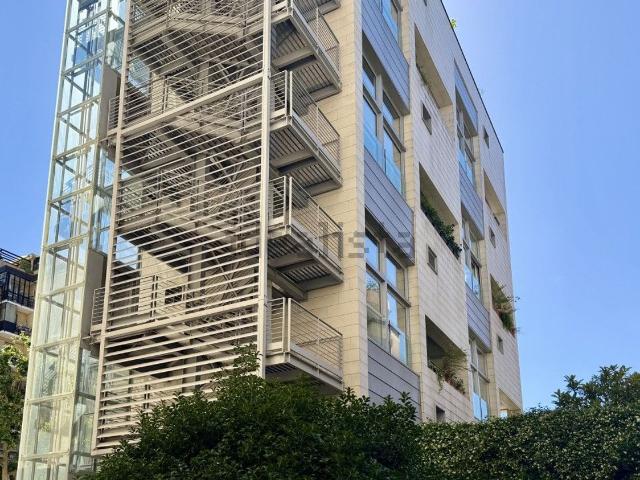 Appartamento in vendita di 110 m² in Viale Romolo, 7