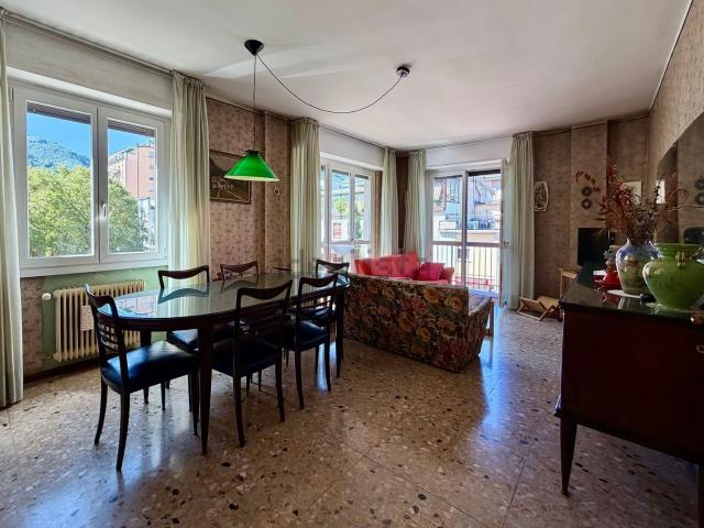 Appartamento in vendita di 110 m² in Viale Stelvio, 64