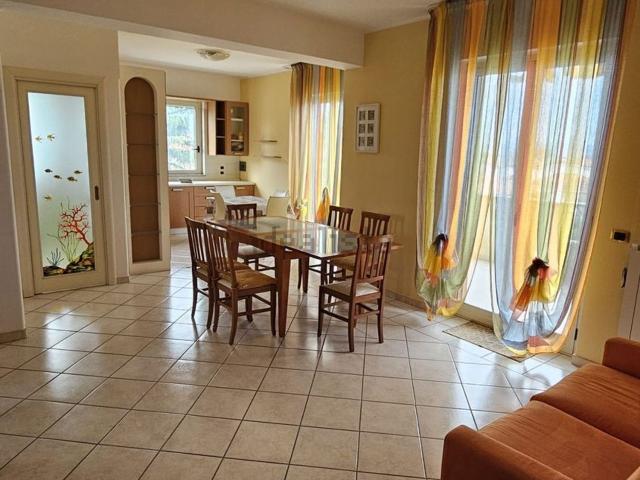 Appartamento in vendita di 110 m² in Circonvallazione Nord, 177