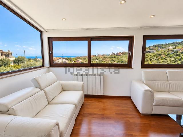 Appartamento in vendita di 110 m² in Contrada Catutè, 3