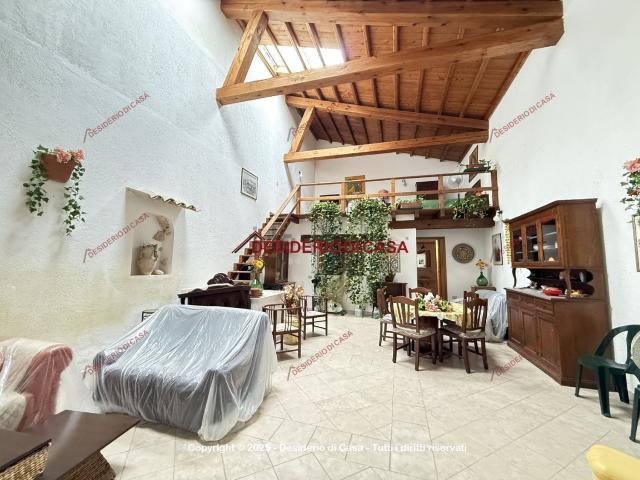 Appartamento in vendita di 110 m² in Contrada Fraginesi, 192