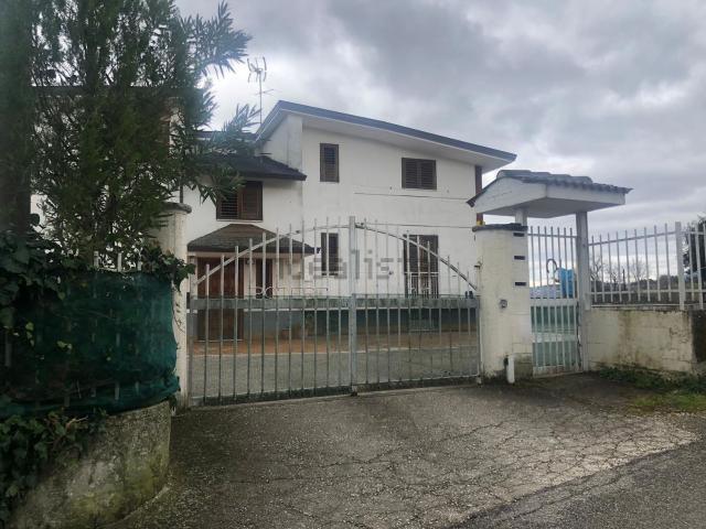 Appartamento in vendita di 110 m² in Contrada Pino