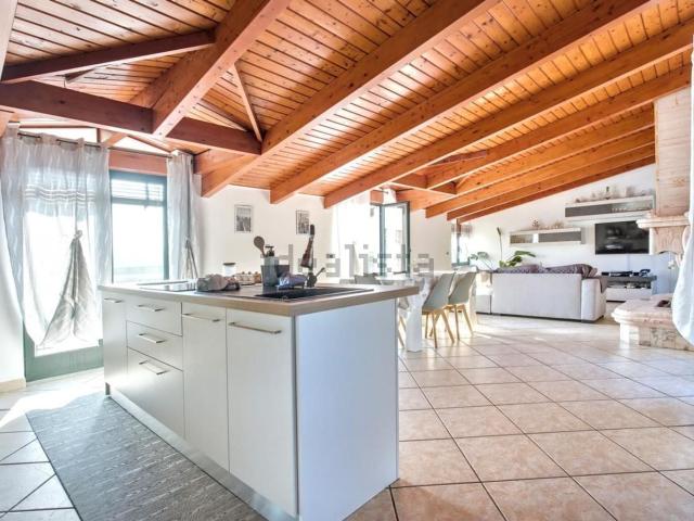 Appartamento in vendita di 110 m² in Corso Campano, 106