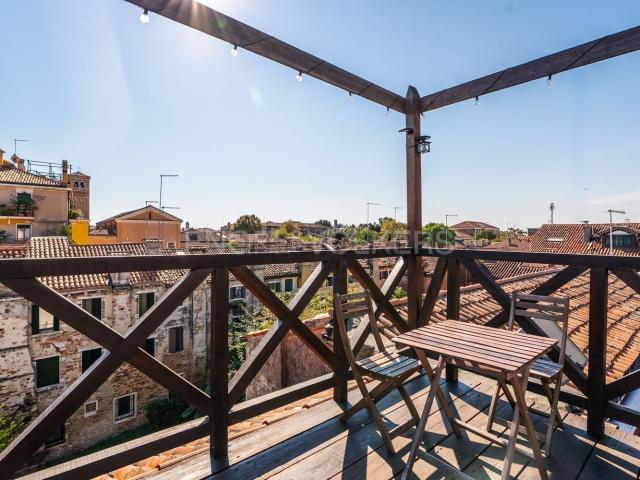 Appartamento in vendita di 110 m² in Fondamenta Cannaregio, 896