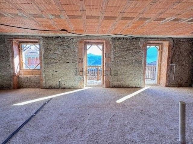 Appartamento in vendita di 110 m² in Frazione Larido