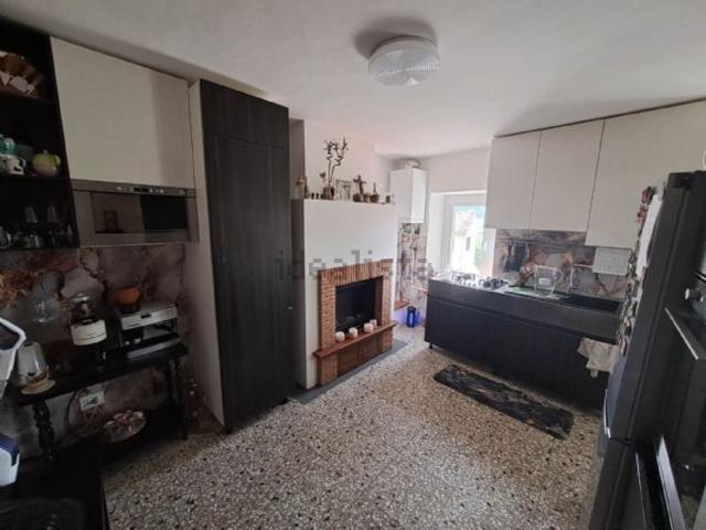 Appartamento in vendita di 110 m² in Località Esinante Castellaro