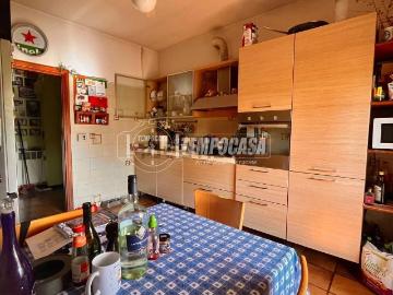 Appartamento in vendita di 110 m² in Piazza Caduti della Libertà, 2