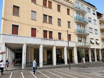 Appartamento in vendita di 110 m² in Piazza Cairoli