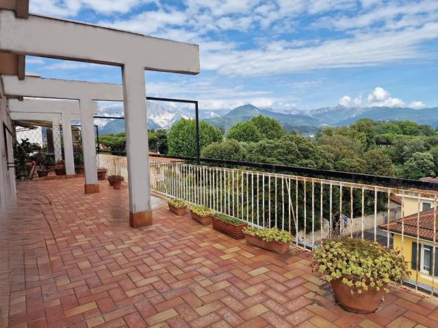 Appartamento in vendita di 110 m² in Piazza Gino Menconi