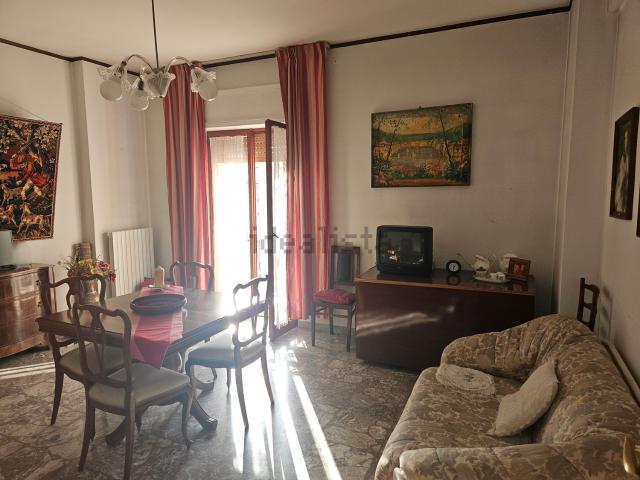 Appartamento in vendita di 110 m² in Piazza Dante Alighieri