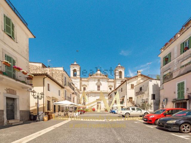 Appartamento in vendita di 110 m² in Piazza dell&apos Olmo