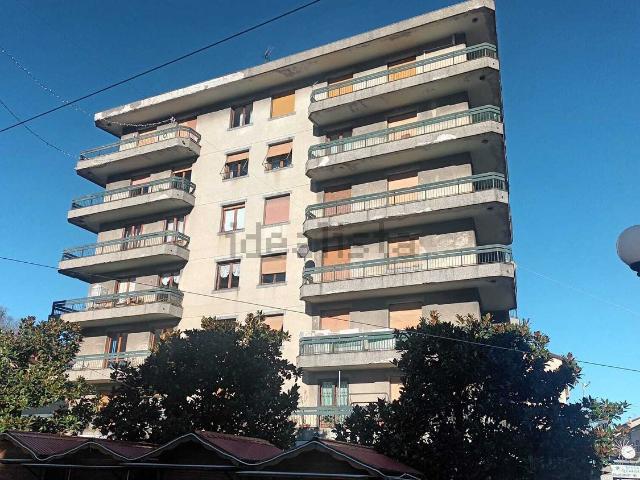 Appartamento in vendita di 110 m² in Piazza Enrico Macciò, 11