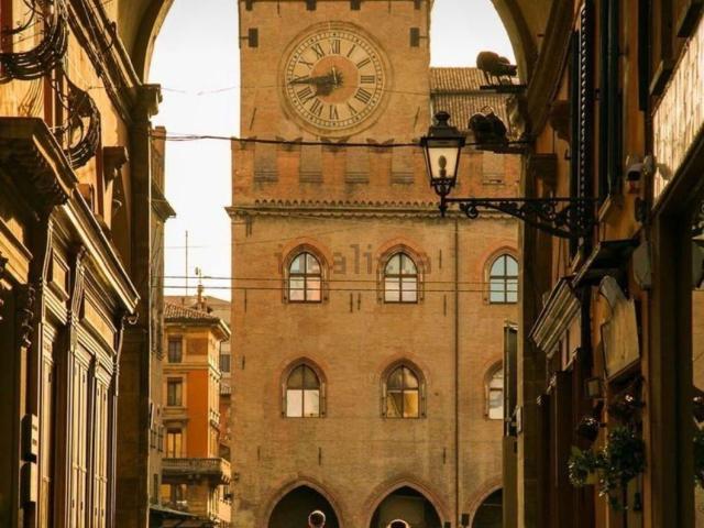 Appartamento in vendita di 110 m² in Piazza Maggiore