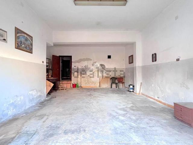 Appartamento in vendita di 110 m² in Piazza Natale Tommaso, 225
