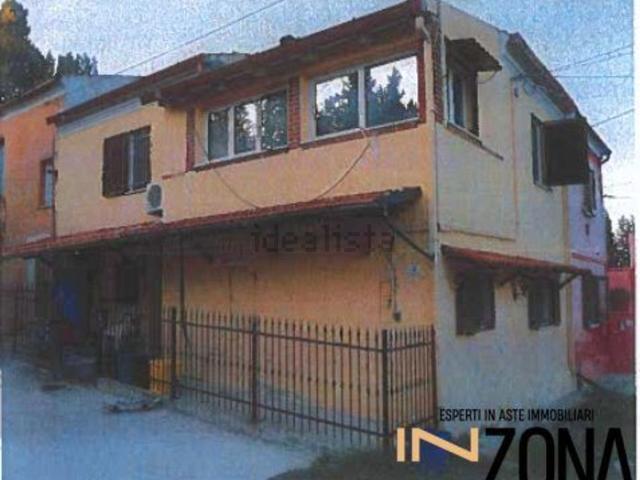 Appartamento in vendita di 110 m² in Strada dei Fiori, 45