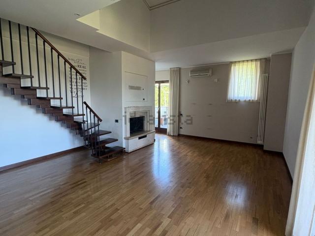 Appartamento in vendita di 110 m² in Strada di Morellino, 29