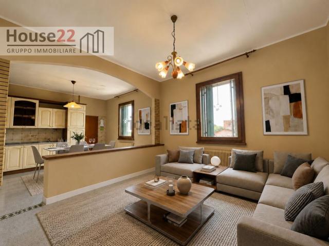 Appartamento in vendita di 110 m² in Strada Postumia, 224