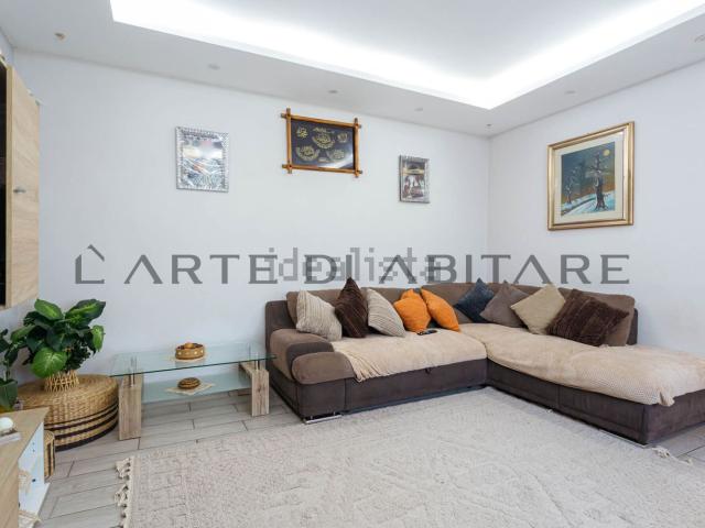 Appartamento in vendita di 111 m² in Via Mezzavia