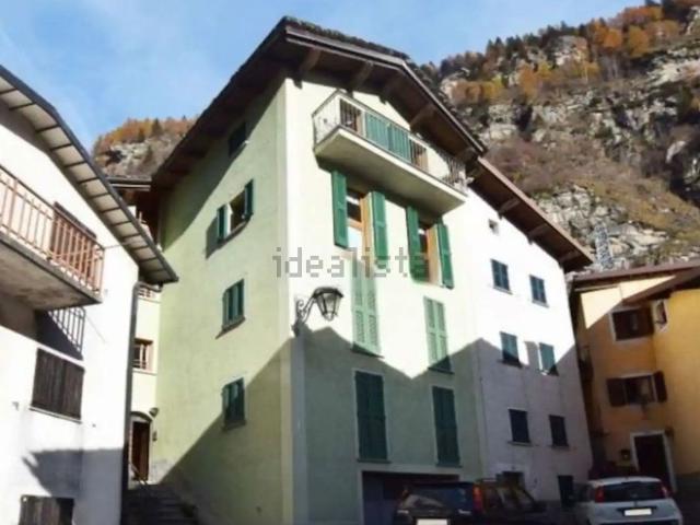 Appartamento in vendita di 111 m² in Via Contrèda, 19