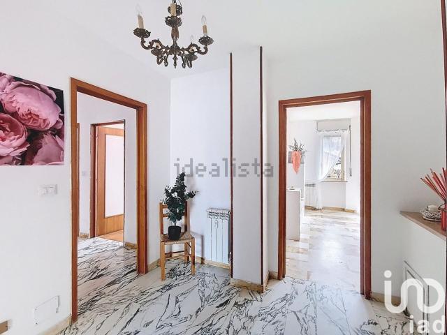 Appartamento in vendita di 111 m² in Via Abate Gorret, 12