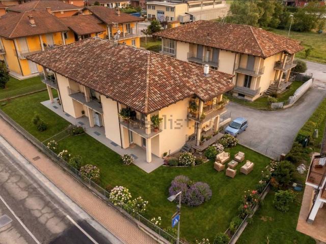 Appartamento in vendita di 111 m² in Via Alba Barolo, 23