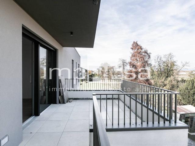 Appartamento in vendita di 111 m² in Via Baracca